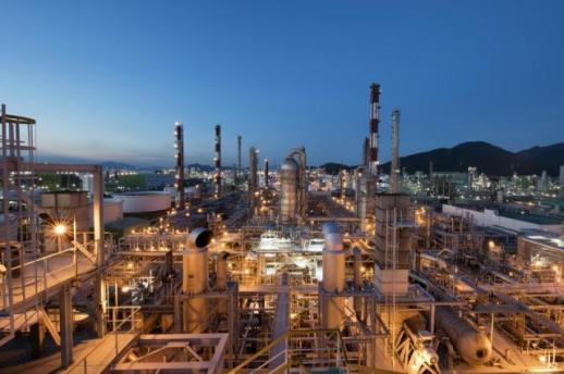 Government, Creditors Press Petrochemical Firms for Ethylene Cuts by Late March