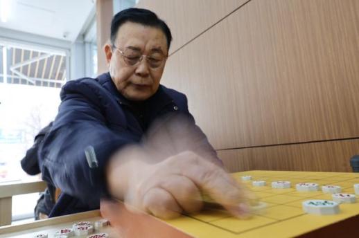 Shopping arcade in Seoul finds new life as elderly hangout