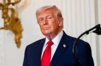 트럼프 호르무즈 군함 파견 언급에 靑 한미 긴밀 소통…신중히 검토할 것