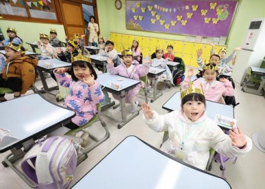 调查：校园暴力呈低龄化趋势 5%小学生有受害经历