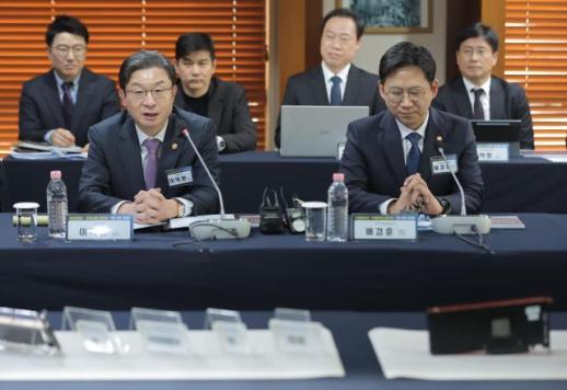 GPU 넘어 NPU로…금융위·과기정통부, K-엔비디아 키운다