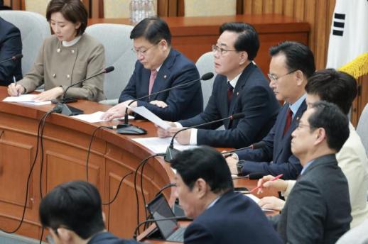 성추행 의혹 장경태 탈당…국힘 민주당, 대국민 사과하라