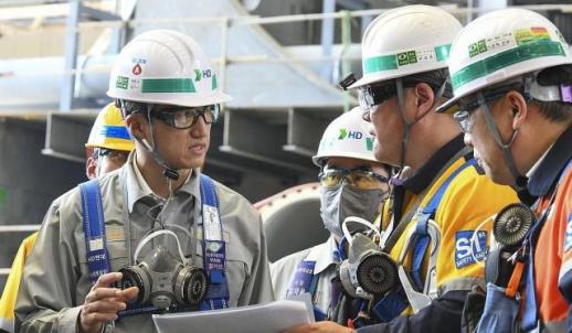 HD현대, 함정·중형선 축으로 전환…미포 흡수 이후 조선 전략 바뀌었다