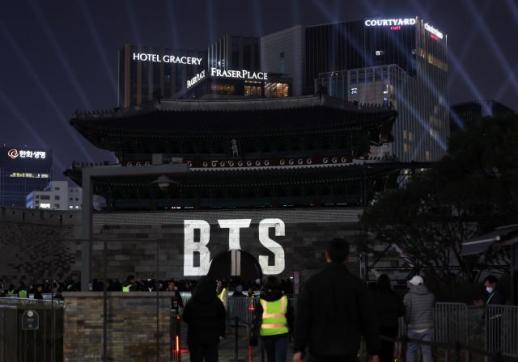 全球阿米狂欢！BTS回归秀今晚点燃首尔光化门