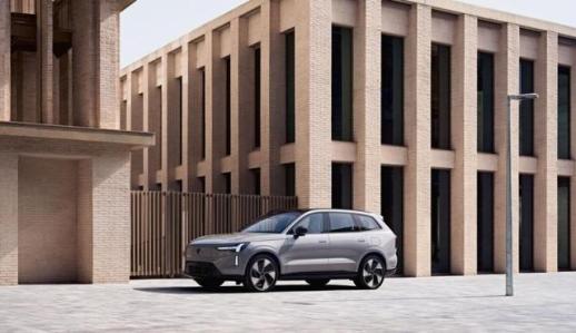 [데일리 자동차 브리프] 볼보 전기 SUV EX90 사전 계약, 한국토요타 국립암센터 기부 外