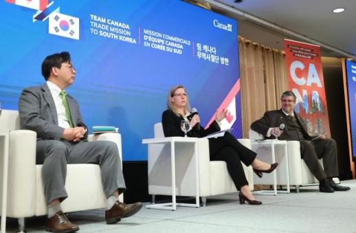 Submarine deal looms large over Canadas high-profile trade mission to Korea
