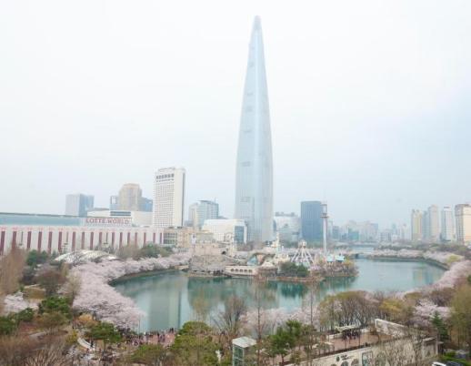 Seoul turns pink earlier than usual 