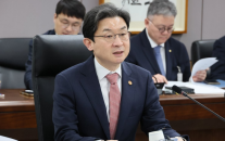 금융위, 정책자금 지원 26조8000억원으로 확대…석화·정유업계 지원 나서