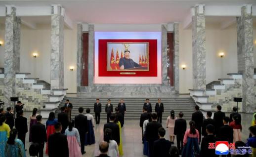NK holds photo exhibition to mark 114th Anniversary of Kim Il-sungs birth