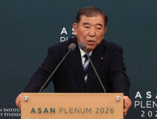 Lee set to hold talks with former Japanese PM in Seoul