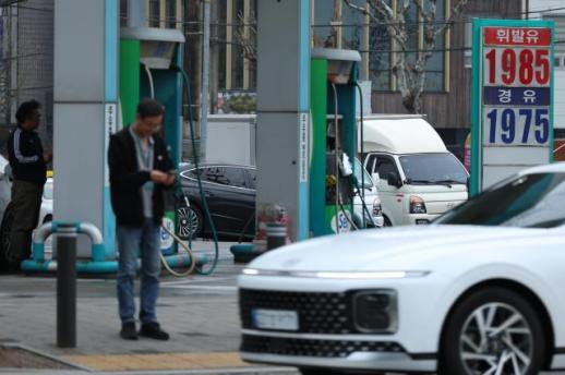 韩国冻结第三轮油价上限 财政负担隐忧加剧