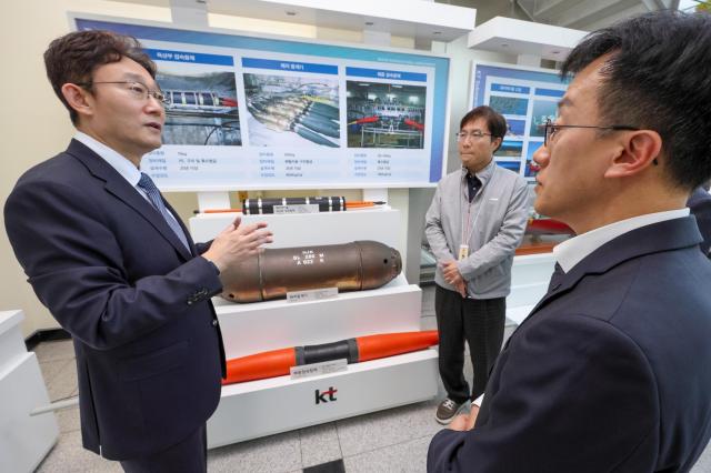 글로벌 AI 경쟁, 해저케이블이 좌우…KT, 부산 KT국제통신센터 점검