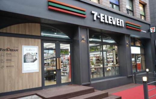 나프타 불안에 세븐일레븐, 비닐봉투 가격 인상…유가 상승 여파 확산