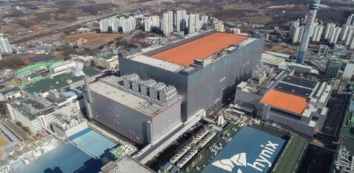 HBM 수요 폭증 속 인력 확보전…SK하이닉스, 생산직 채용으로 현장 경쟁력 강화