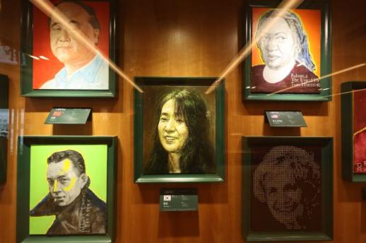 Nobel laureates greet visitors at downtown Seoul bookstore