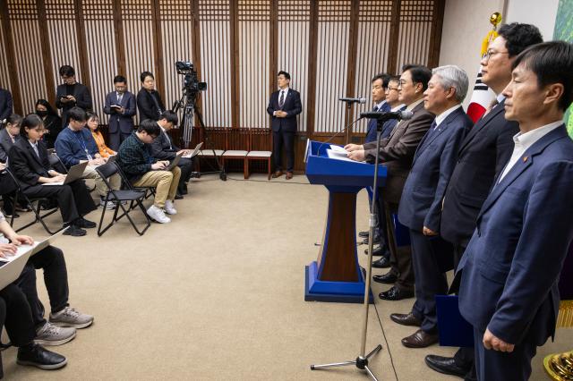 [데스크 칼럼] 개헌 시대적 과제라면 더 늦기 전에 국민부터 물어야 한다