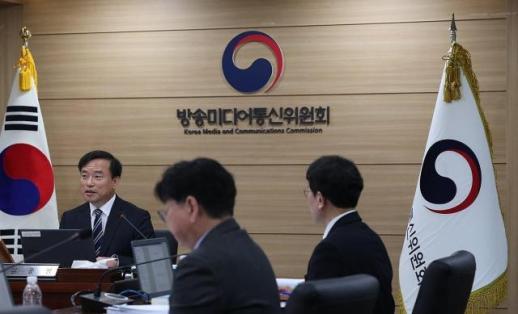 T커머스·홈쇼핑 규제 풀어달라…재승인 앞두고 생존 압박