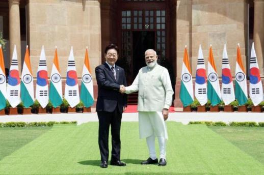 Lee set to deliver speech at business forum in India