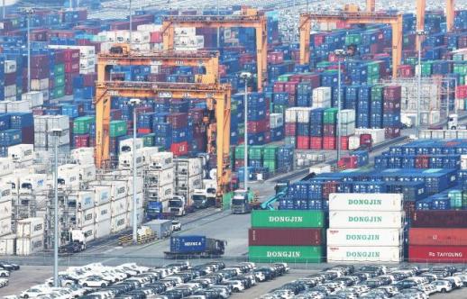 South Korea Exports Jump 49.4% in April 1-20 on Semiconductor Surge; Crude Imports Rise for Third Month