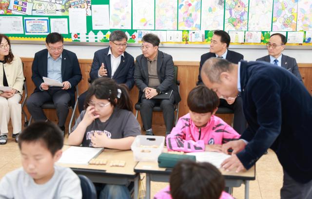 Acting Jeonbuk Education Superintendent Visits Basic Skills Lead School in Namwon