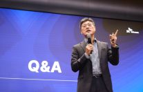 정재헌 SKT CEO 핵심은 고객…취임 6개월 첫 타운홀 미팅서 조직·AI 전략 공개