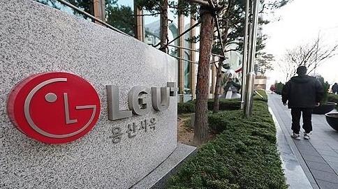LG유플러스, AICC 넘어 전사 AI 확대…몽고DB와 데이터 플랫폼 고도화