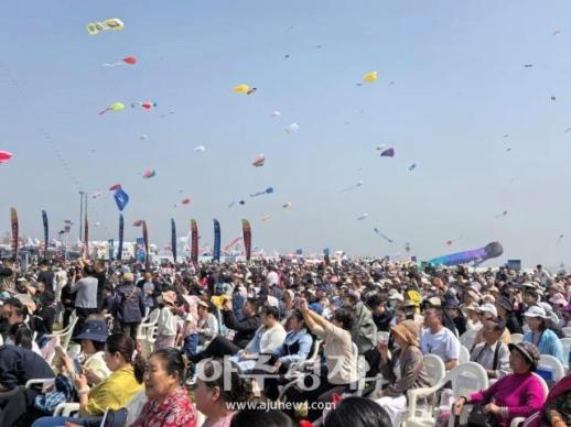 43rd Weifang International Kite Festival Opens in Shandong, Expands as Culture-Tourism Event