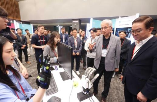 LG Launches Platform to Develop University Startup Teams, Aiming for ‘Baby Unicorns’