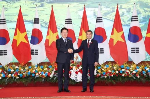 李在明会见越南总理黎明兴