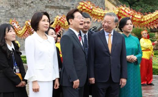 Lee’s tailored gifts to India, Vietnam highlight cultural ties and promote K-culture