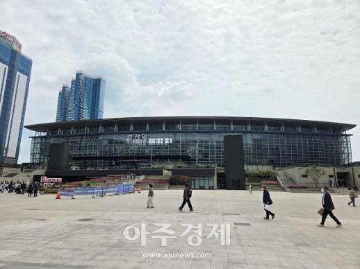 Busan mayoral race tightens as voters weigh change vs conservative unity