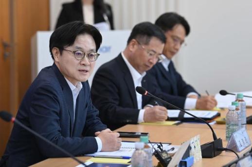 Industry Minister Kim Jeong-gwan calls for wider eco-friendly consumer culture at Beautiful Store
