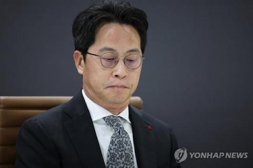 Regulator’s warning to Lotte Card CEO signals tougher accountability for data breaches