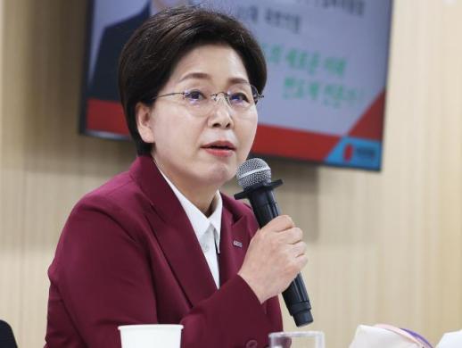 Yang Hyang-ja says Gyeonggi needs a tech expert, not a legal specialist, as governor