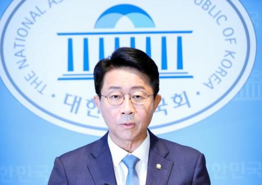 Rep. Cho Jung-sik Enters Democratic Party Race for National Assembly Speaker