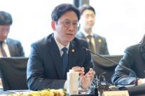 전기 먹는 하마 AI 데이터센터 법안 통과…핵심 전력 특례는 빠졌다