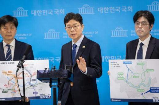 Seoul mayoral candidates clash on transit: card merger vs. free bus fares for 70+