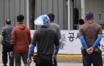 [데스크 칼럼] 주가는 먼저 뛰었고 계약은 아직 멀다