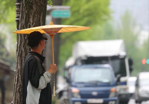 Rain Expected Across South Korea on Monday; Bring an Umbrella
