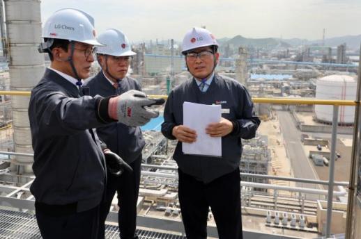 UAEs 60,000 Tons of Naphtha Arrives at Yeosu Port, Boosting Petrochemical Production