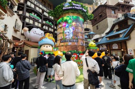 Lotte World Enhances Theme Park Experience with Unique Attractions in Seoul and Busan