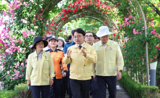 Ministry of Interior Inspects Safety Measures for Jungnang Rose Festival