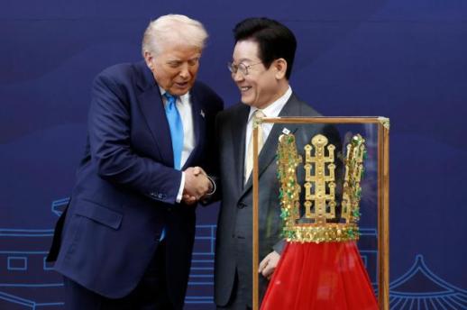 Lee scores high on US ties in first-year diplomacy review