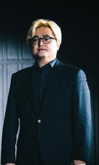 Yuk Joong-wan Bands Kang Jun-woo Welcomes Son, Calls Birth a Miracle