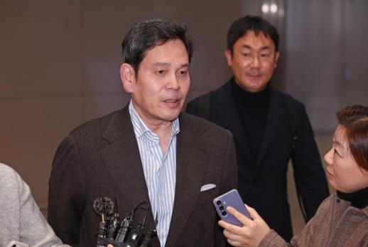 无底线玩梗惹众怒 新世界会长郑溶镇就星巴克不当营销致歉