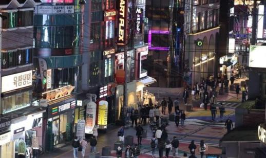Foreign Tourists Drive Shift from Offices to Hotels Near Hongdae