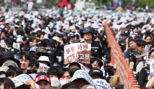 삼성전자 노조 파열음, 결국 노동부로…조합원들 절차 무시·협박 진정