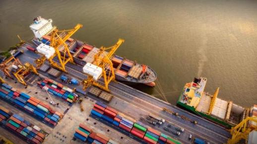 South Koreas Exports Reach Record $52.7 Billion Amid Semiconductor Surge