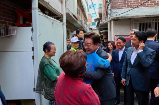 President Lee: Excessive Collection of Management Fees is Illegal