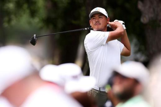 Kim Si-woo Takes Lead in CJ Cup; Im Sung-jae Records Hole-in-One